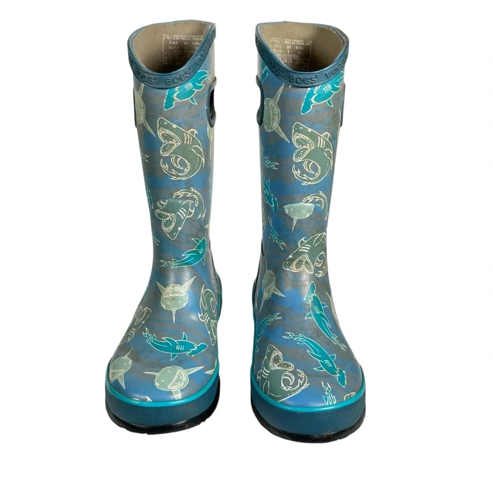 BOGS Pull-on Rubber Rain Boots in shark print